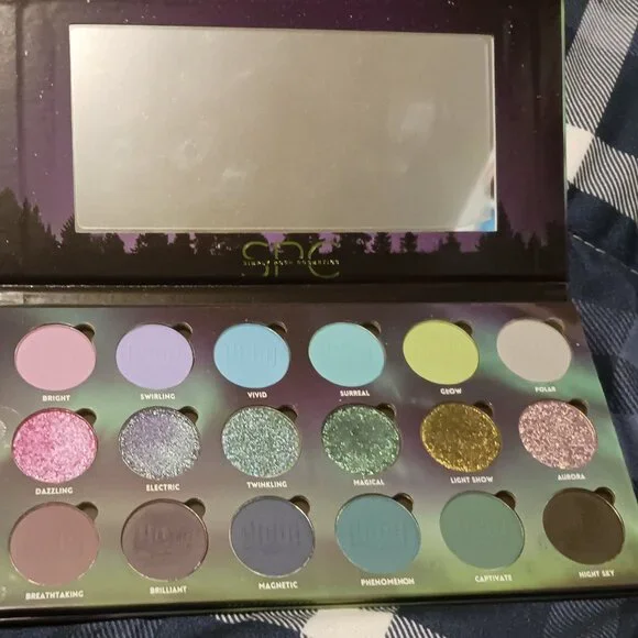 SIMPLY POSH AURORA LIGHTS - Picture 2 of 2